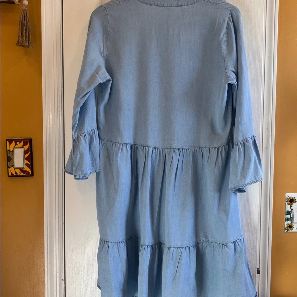 AMISU LIGHT BLUE DENIM DRESS TWO TIERED V NECK 3/4β BELL SLEEVES BOTTOM RUFFLE - Picture 10 of 16